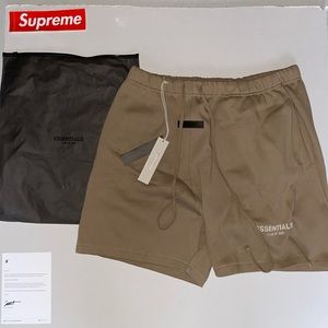 Brand New Fear of God Essentials Men’s Shorts L